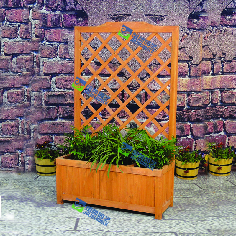 SQ planter with support